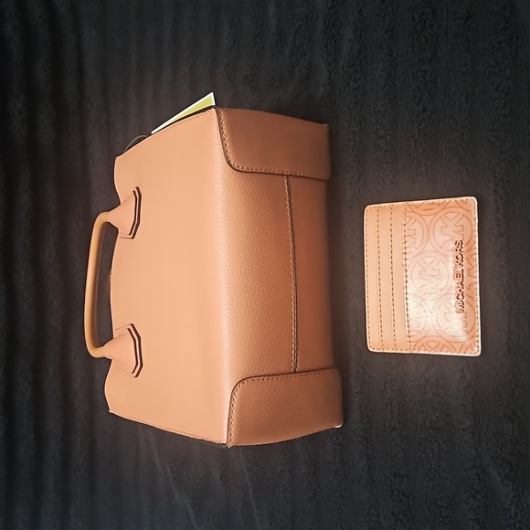 Michael Kors purse - Picture 6 of 7